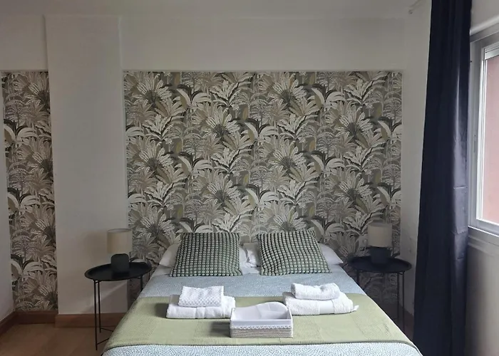 Lo Esencial En El Centro Apartman